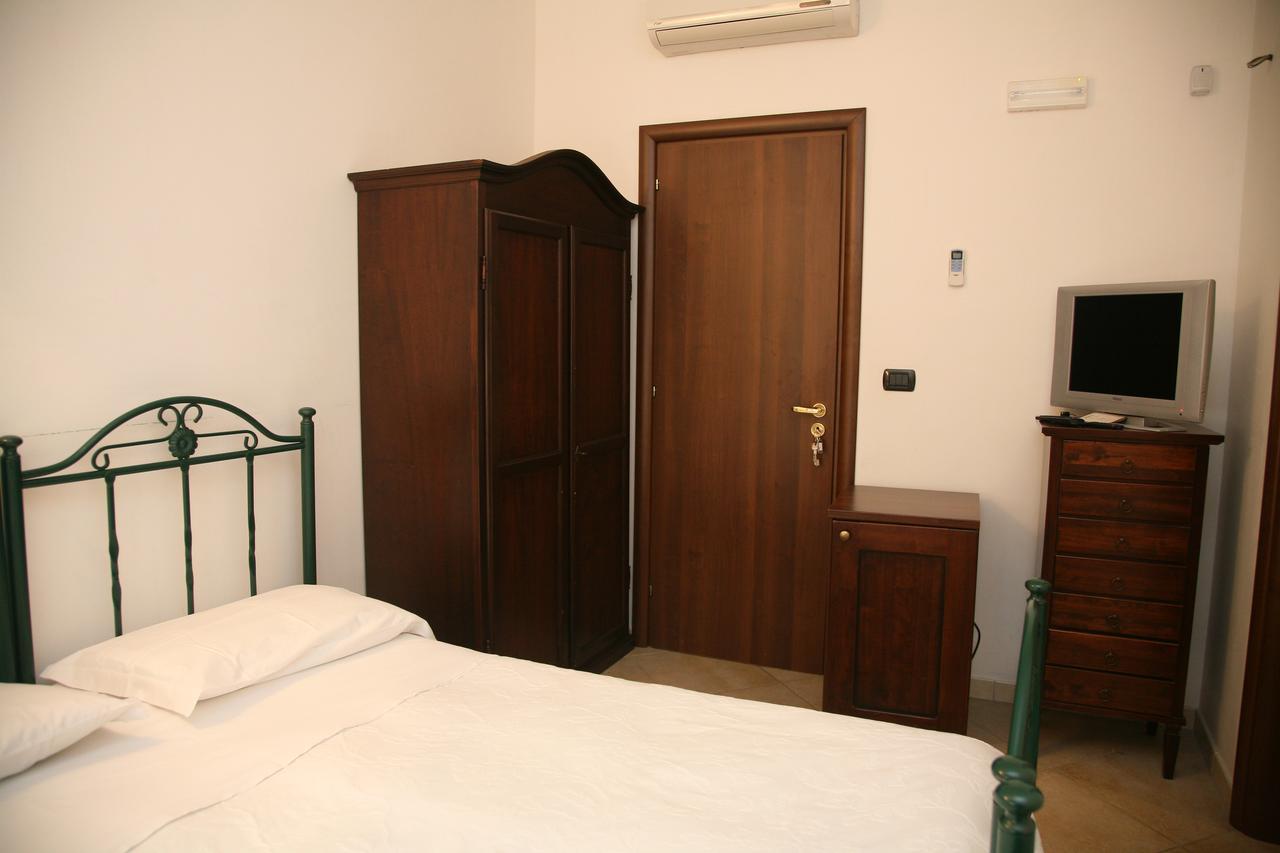 Residence Angelica Oria  Buitenkant foto